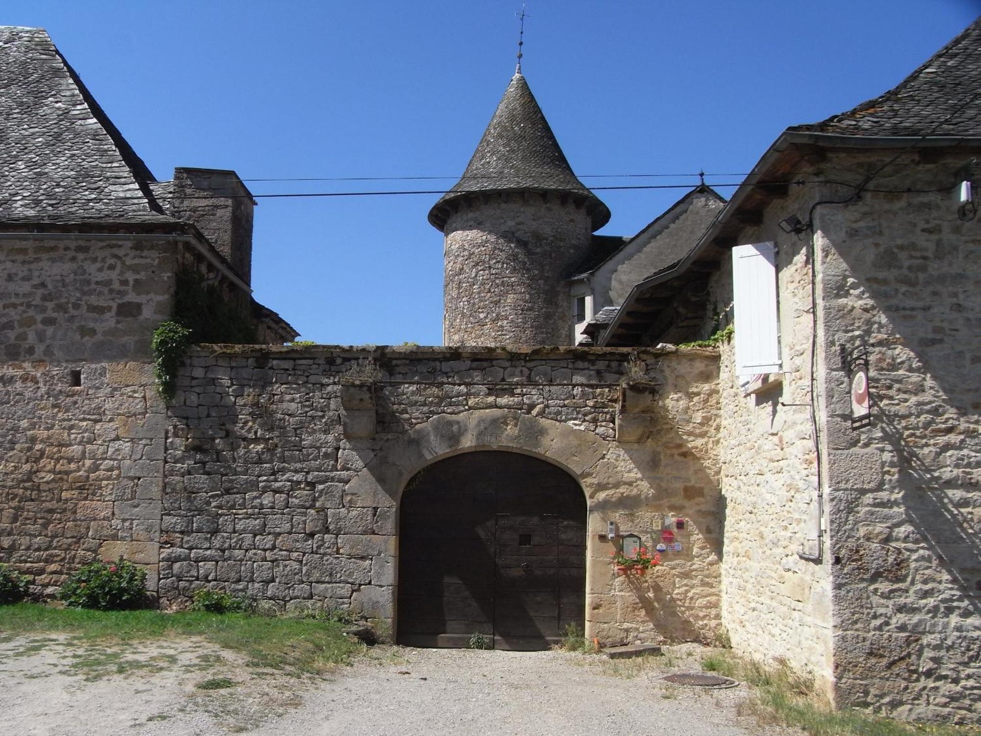 ช็องบร์ โดต ดู อาโม เล บรุน Bed & Breakfast Bozouls ภายนอก รูปภาพ