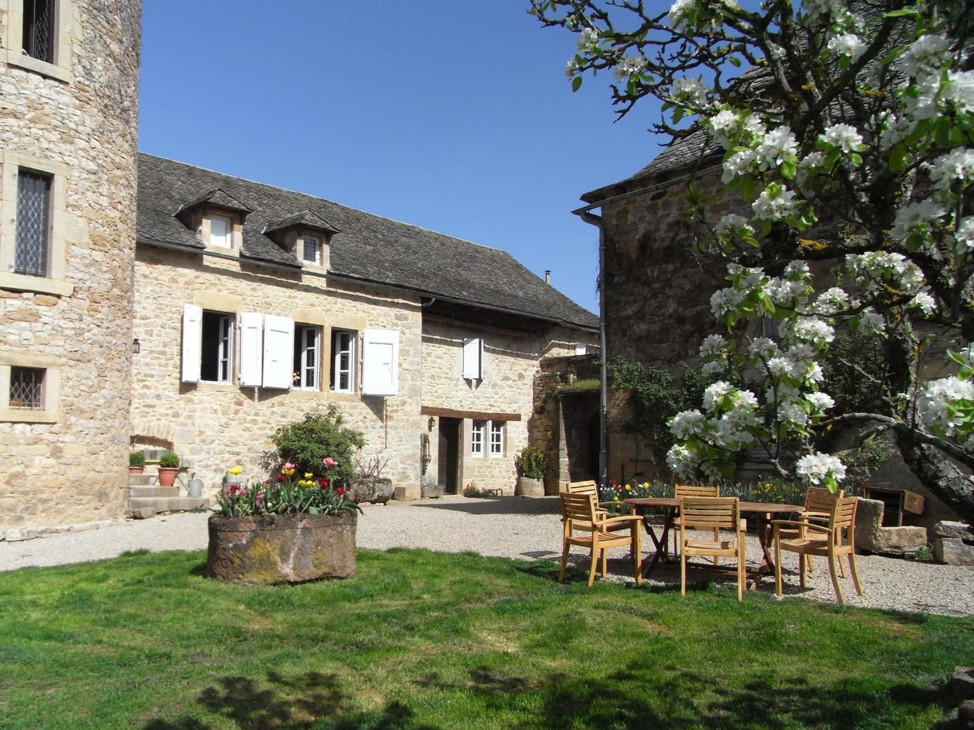 ช็องบร์ โดต ดู อาโม เล บรุน Bed & Breakfast Bozouls ภายนอก รูปภาพ